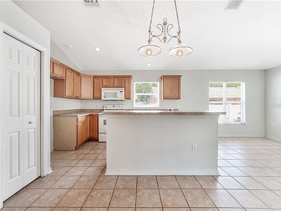 3rd image of 1085 E 10th St
