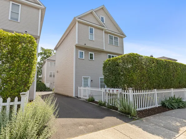 214 Seaside Avenue, Stamford, CT 06902