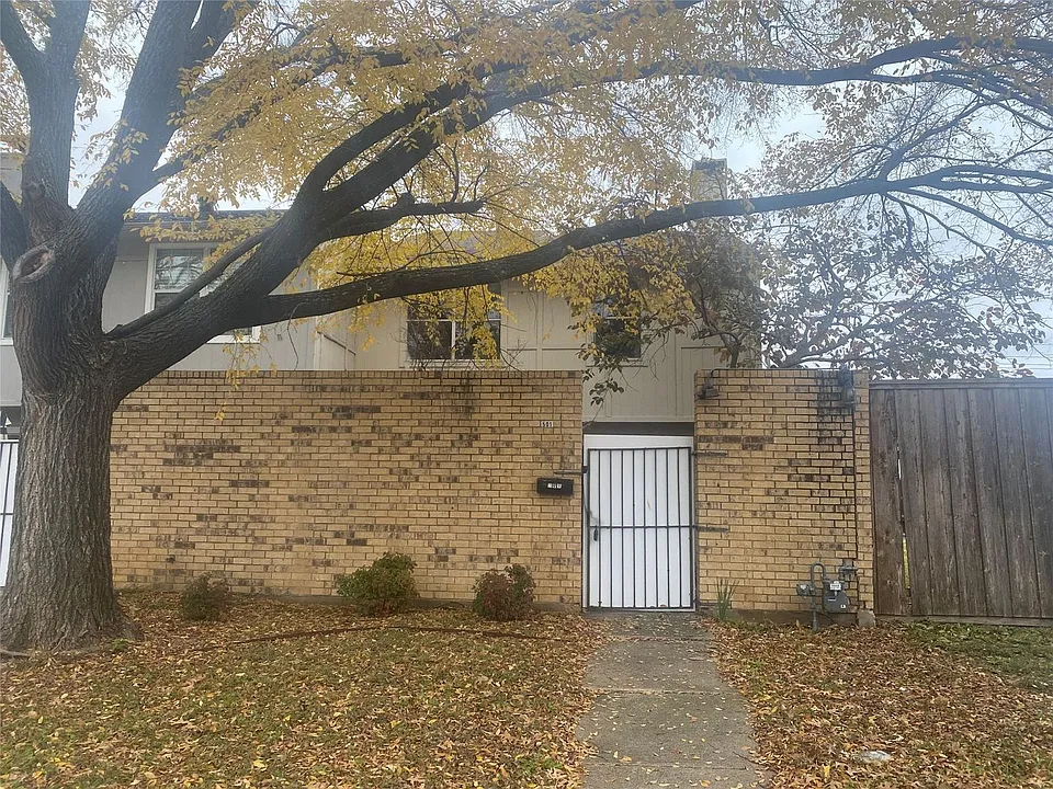 501 Towne House Ln