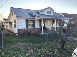 1428 W 14th St, Nitro, WV 25143