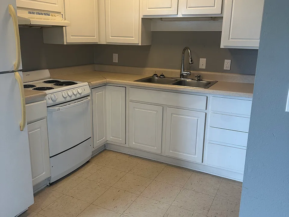 101 E Katy Ln #6