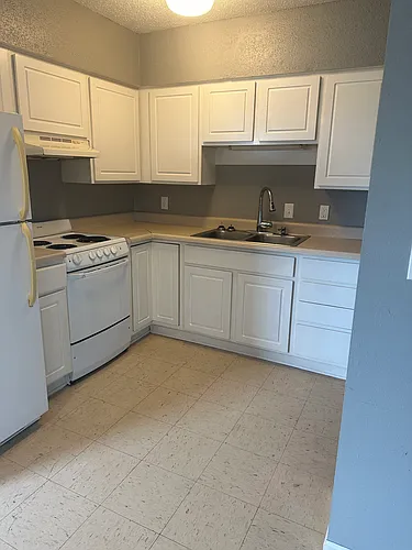 101 E Katy Ln #6 Photo 1