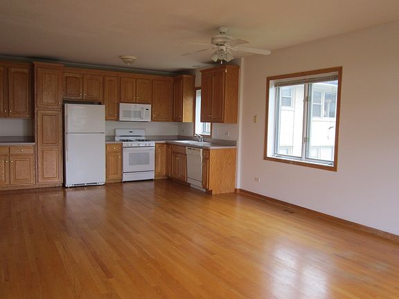 3rd image of 6640 N Harlem Ave #2