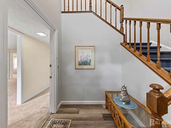 4th image of 420 Newport Way