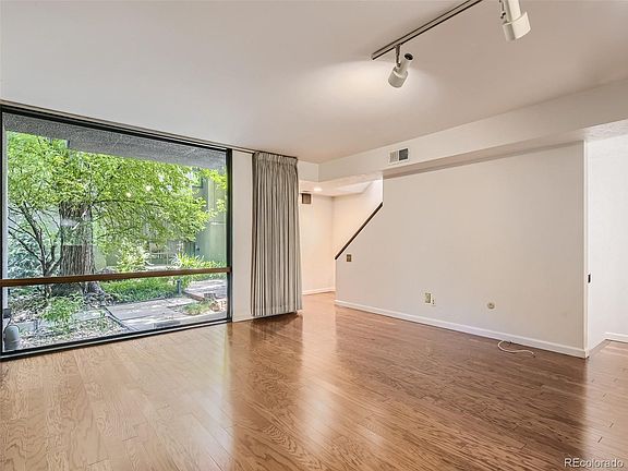 5th image of 1070 N Race St