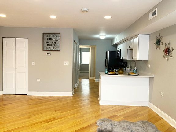 5th image of 2551 W Haddon Ave #1