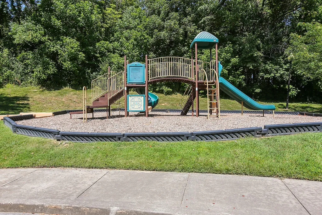 Orchard Hills Apartments — Photo 4
