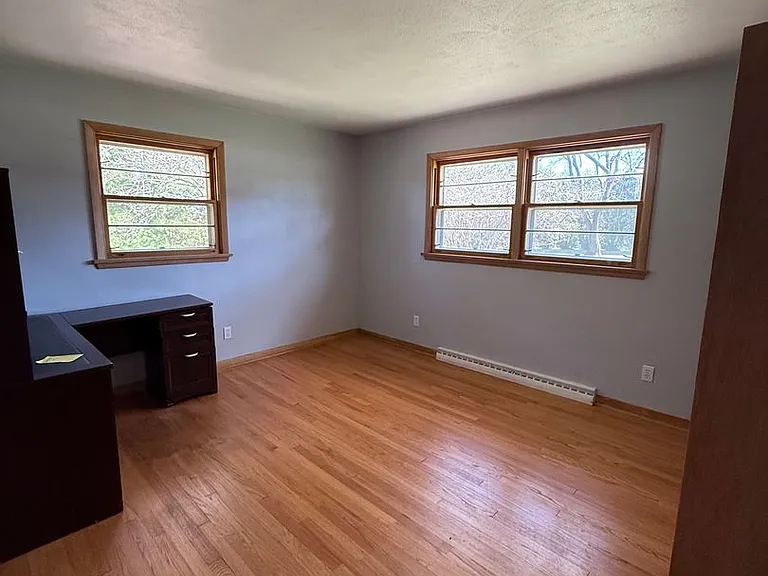 7734 E Rockton Rd — Photo 8