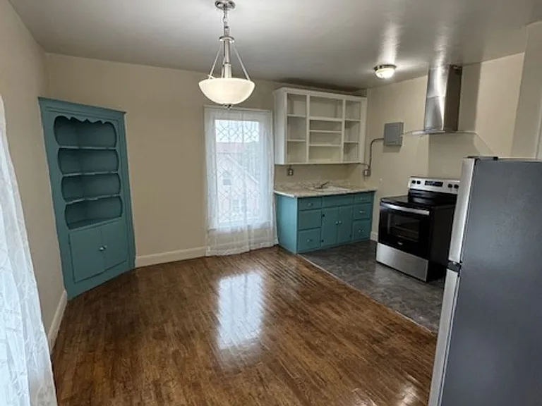 721 Hillside St — Photo 13