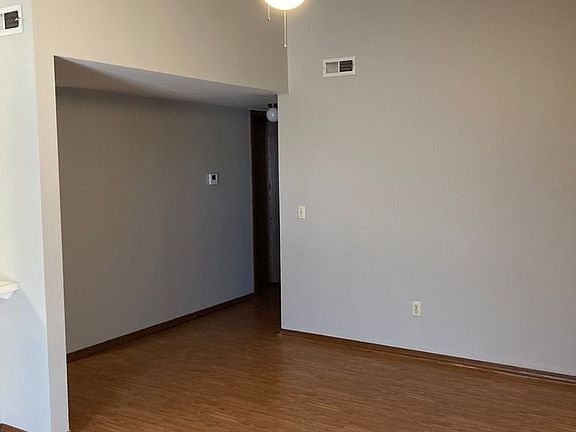 2nd image of 421 W 3rd Ave #1