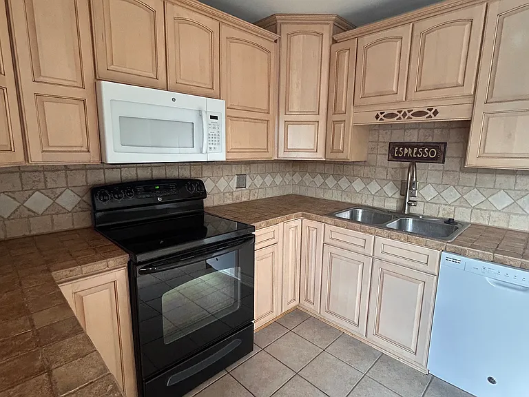 1122 Fernview Dr — Photo 10