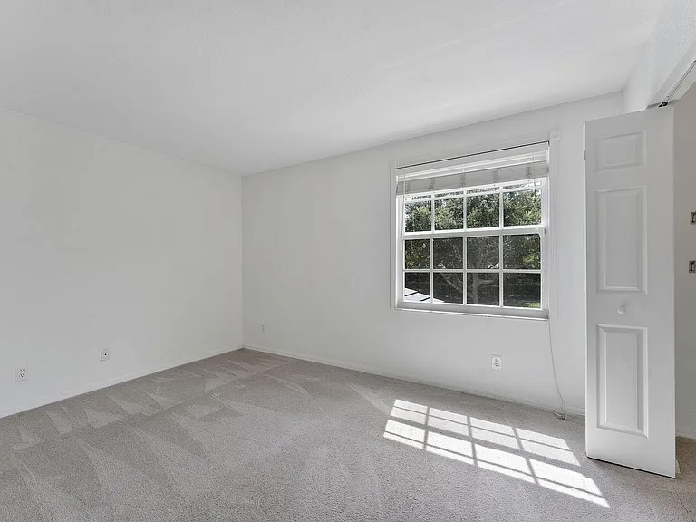 16129 Sierra Palms Dr — Photo 16