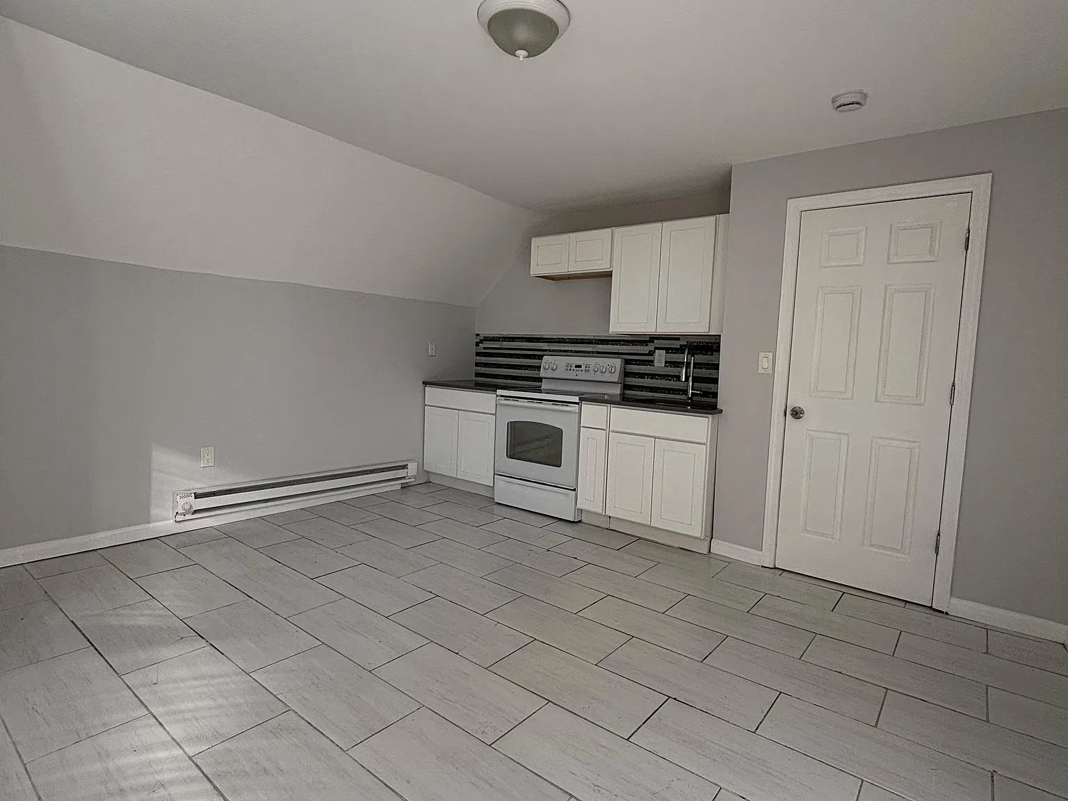 1 bed, 650 sqft, $1,400 — Photo 1