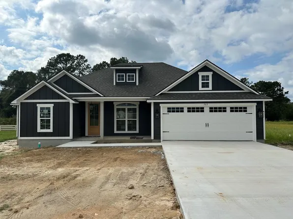 303 Barry Field Cir, Hahira, GA 31632