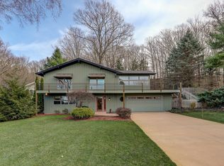 17355 Wood Drift Dr, West Olive, MI 49460