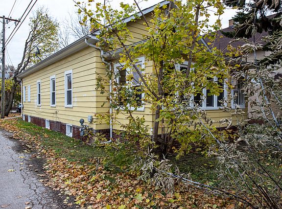 2nd image of 1015 McAlister Ave