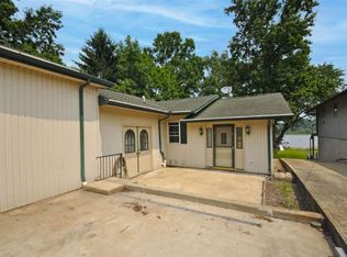 54668 Edgewater Dr, South Bend, IN 46628