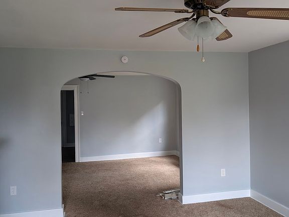 2nd image of 1011 California Ave APT 1R