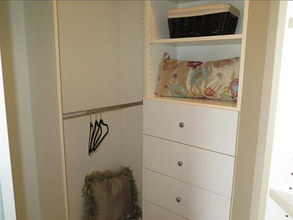3rd image of 722 Sea Cottage Way