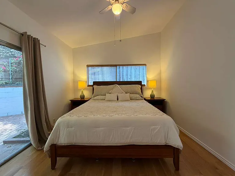 8572 Wonderland Ave — Photo 2