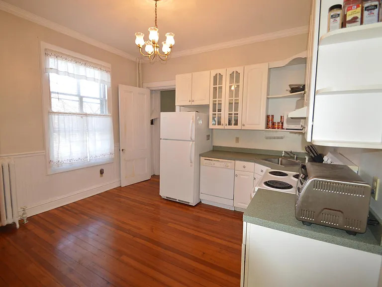226 Broadway St #1 — Photo 6