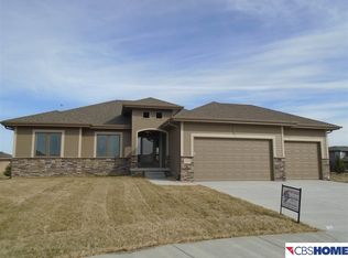 5168 Waterford Avenue Cir, Papillion, NE 68133
