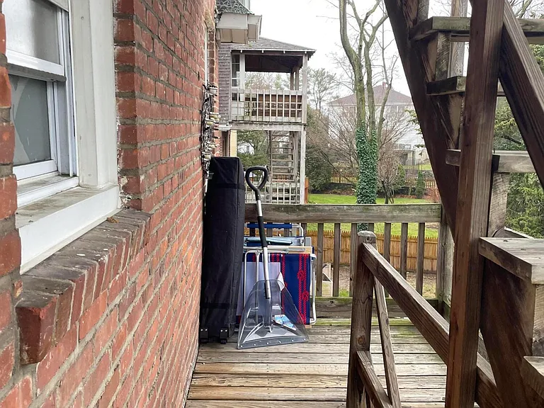 60 Weaver St #2 — Photo 3