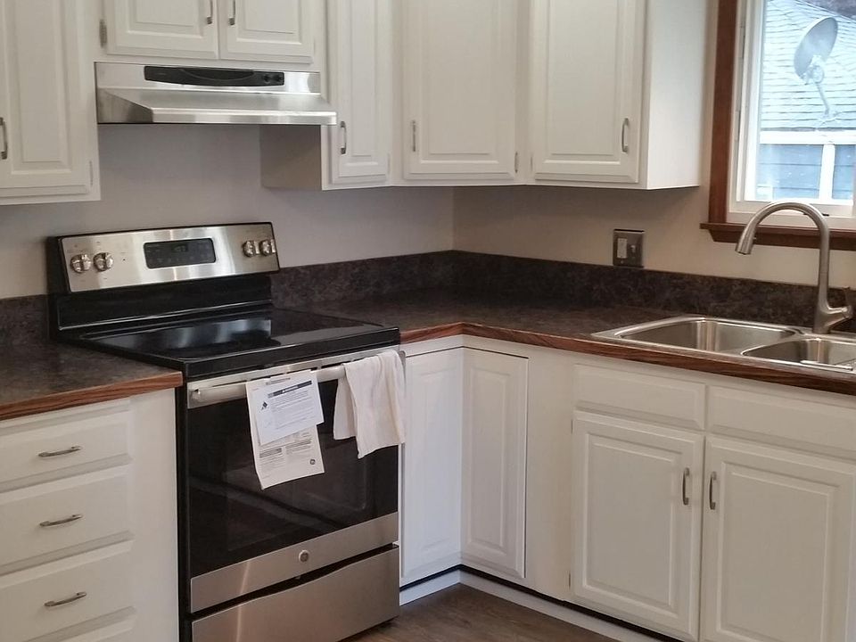 1st image of 3208 S 198th St