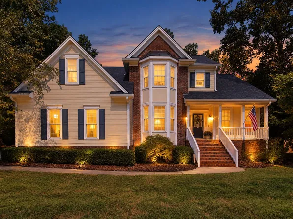 100 Leblanc Ct, Cary, NC 27513
