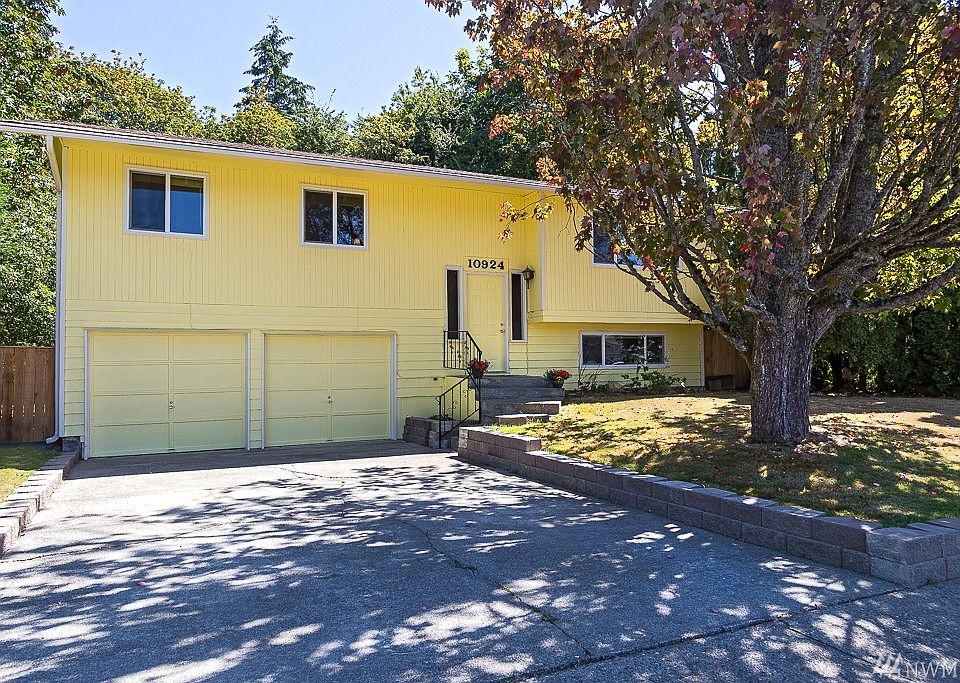 1st image of 10924 159th Ave NE