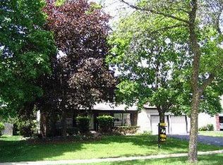 721 Indian Spring Ln, Buffalo Grove, IL 60089