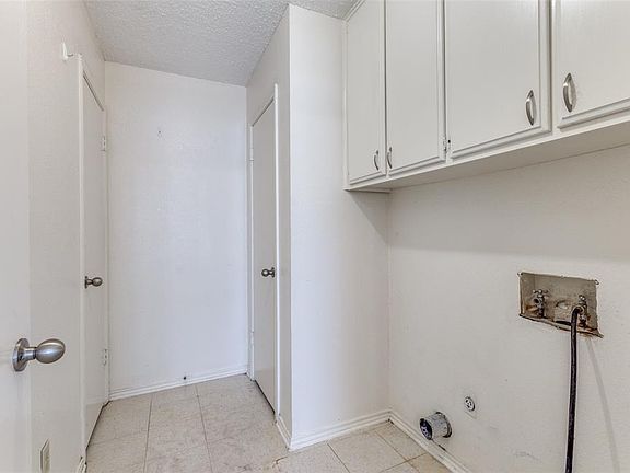 3rd image of 6853 S Creek Dr