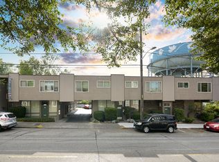 Maple Leaf Court, Seattle, WA 98115