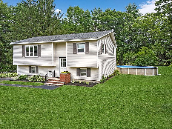 3rd image of 52 Forest Avenue