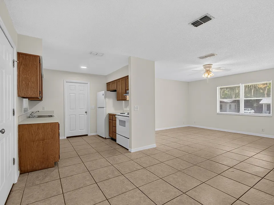 308 Fern St