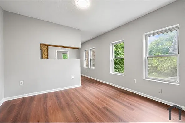 2217 E 71st St #4 — Photo 9
