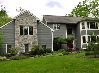 12 Mountain Laurel Ln, Danbury, CT 06811