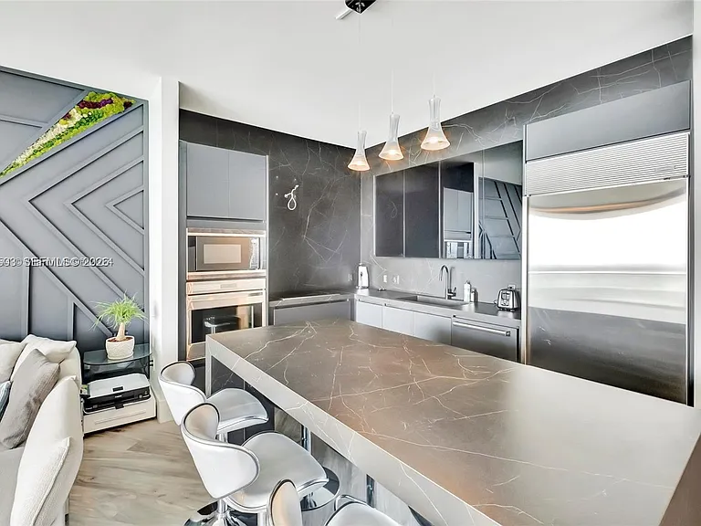 2020 N Bayshore Dr #3408 — Photo 8