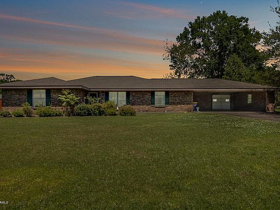 2nd image of 126 Saint Pierre Blvd