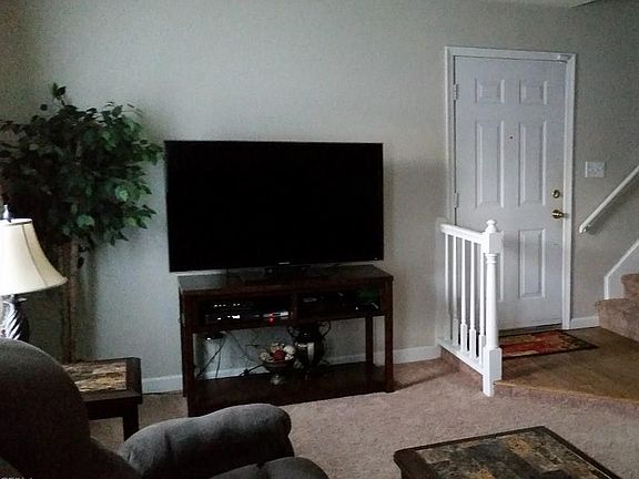 4th image of 896 Gunston Ct
