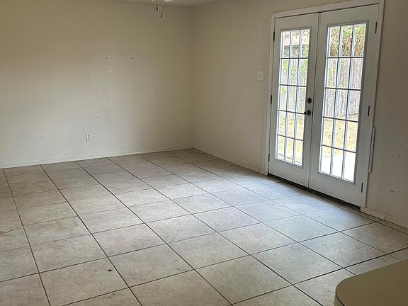 5th image of 11206 Woodway Creek Dr