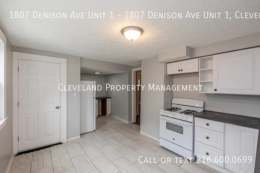 Renovated 3 bedroom Unit — Photo 4