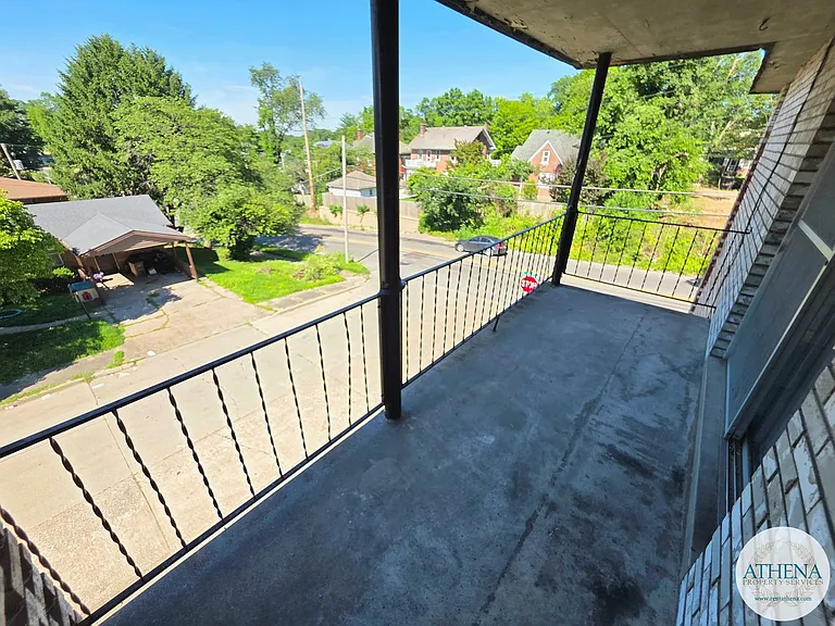 701 Watkins Dr — Photo 12