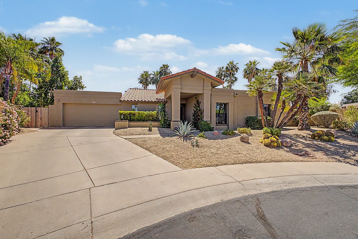 Building Photo - 10945 E Tierra Dr