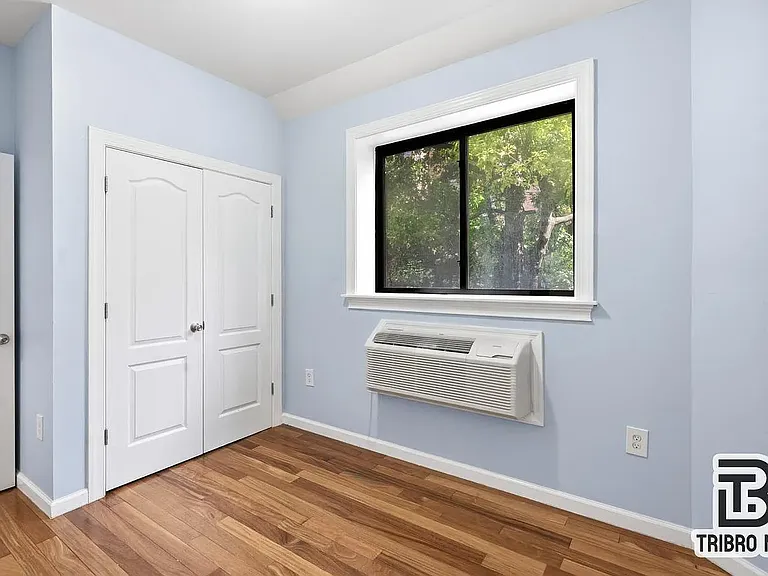 312 Willis Ave #2R — Photo 5