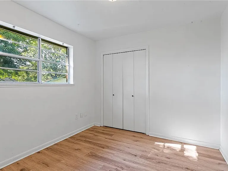 1108 SE E St — Photo 8