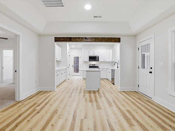 5th image of 1261 Whitley Rd