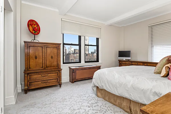 Sold by Douglas Elliman | media 8