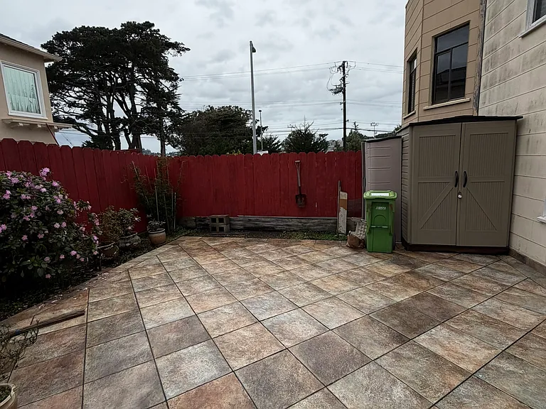 610 Prague St — Photo 19