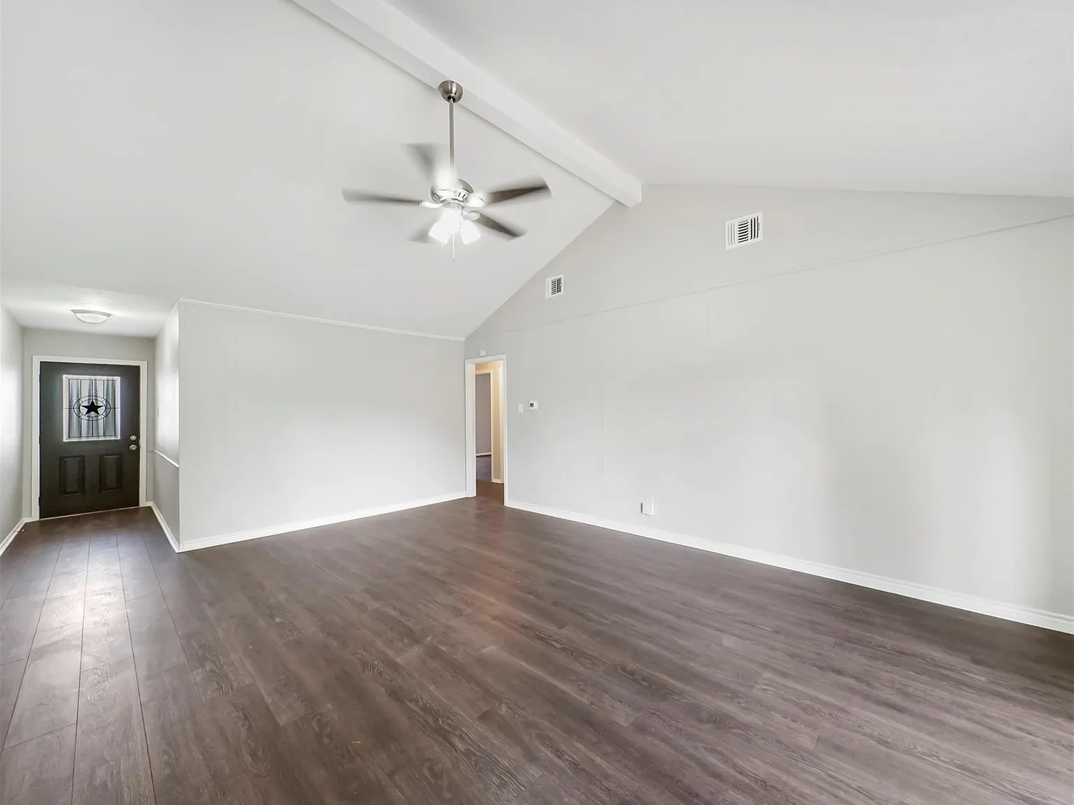 3 bed, 2.0 bath, 1268 sqft, $1,845 — Photo 3